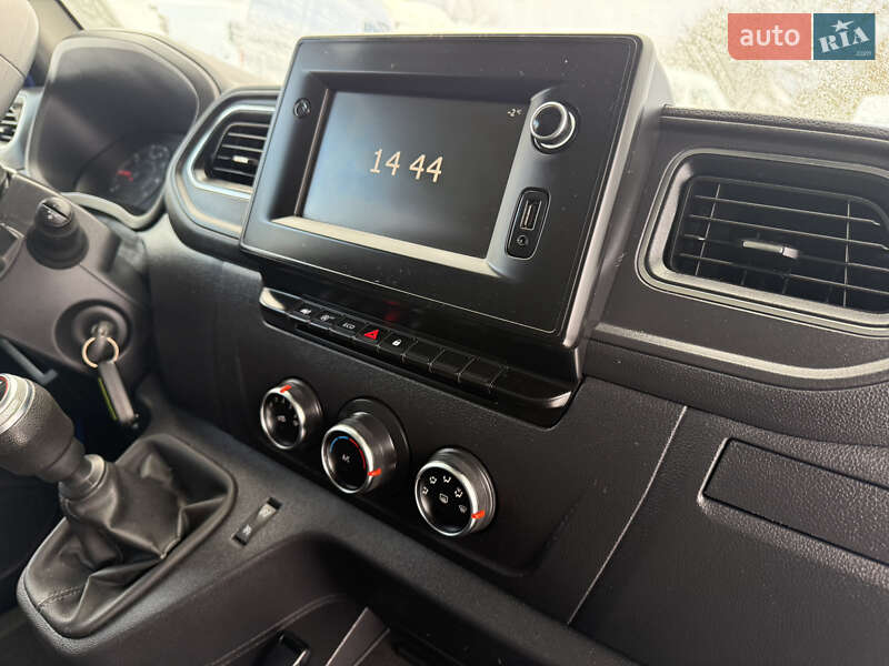 Грузовой фургон Renault Master 2022 в Дубно