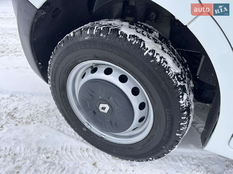 Грузовой фургон Renault Master 2016 в Дубно