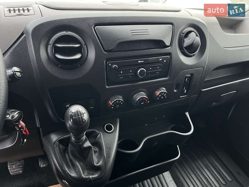 Грузовой фургон Renault Master 2016 в Дубно