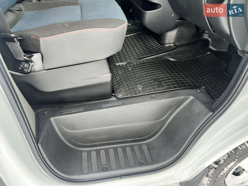 Вантажний фургон Renault Master 2017 в Бердичеві фото 30 Вантажний фургон Renault Master 2017 в Бердичеві