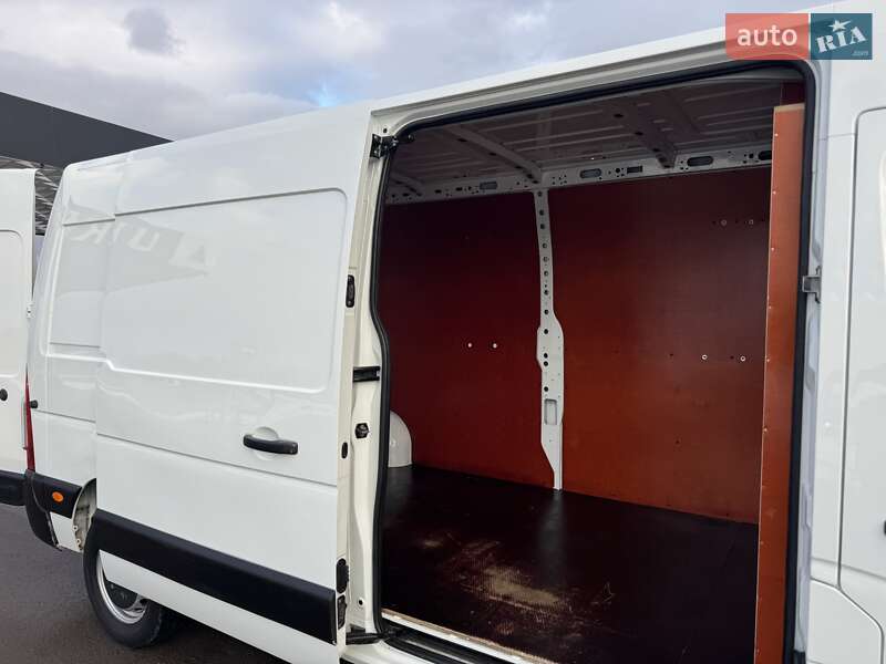 Грузовой фургон Renault Master 2017 в Дубно