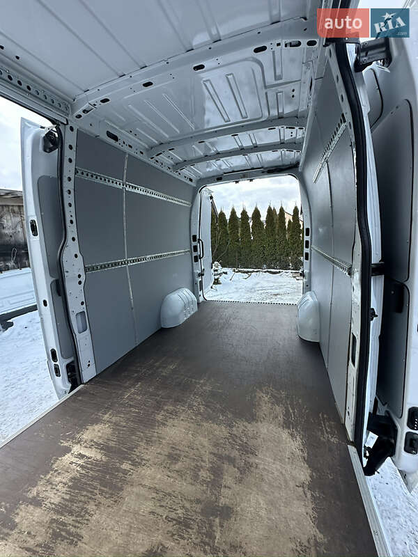 Грузовой фургон Renault Master 2021 в Львове