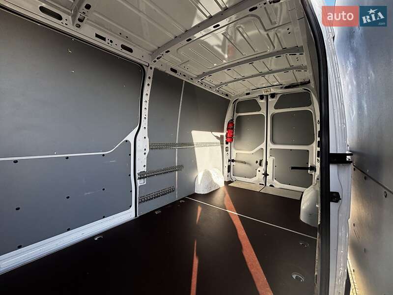 Вантажний фургон Renault Master 2020 в Львові