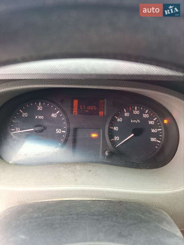 Эвакуатор Renault Master 2008 в Изюме