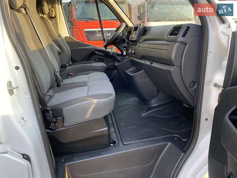 Грузовой фургон Renault Master 2021 в Хусте