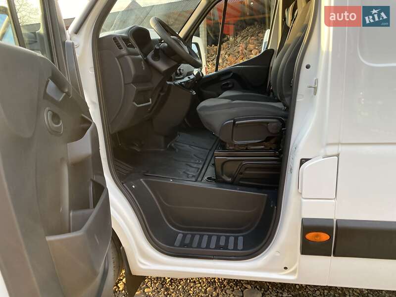 Грузовой фургон Renault Master 2021 в Хусте