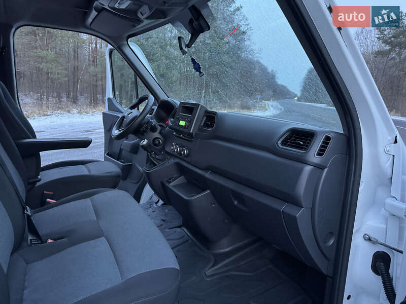 Вантажний фургон Renault Master 2022 в Ковелі