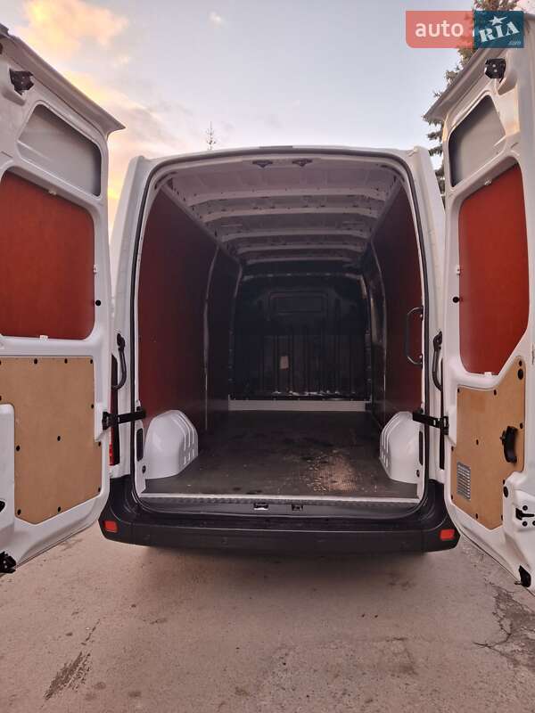 Вантажний фургон Renault Master 2021 в Дубні