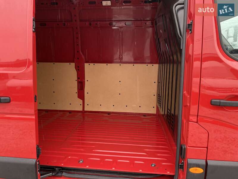 Грузовой фургон Renault Master 2024 в Хусте