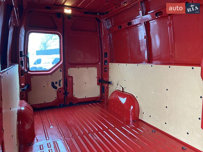 Грузовой фургон Renault Master 2024 в Хусте