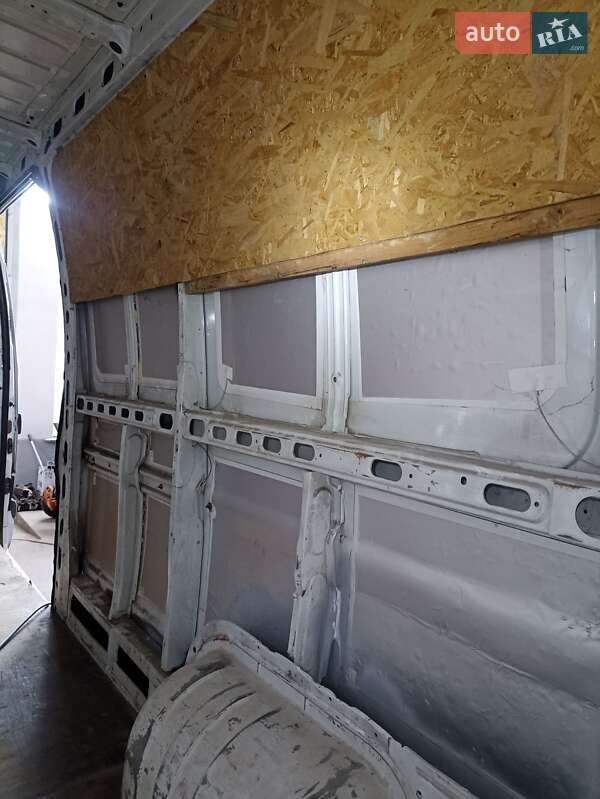 Грузовой фургон Renault Master 2010 в Умани