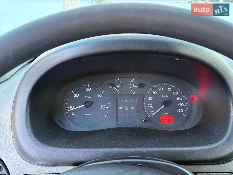 Грузовой фургон Renault Master 2002 в Яворове