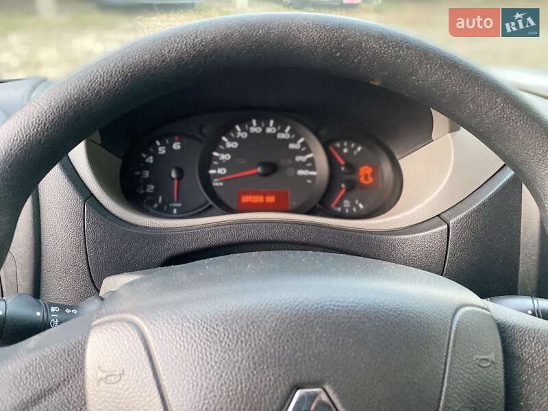 Грузовой фургон Renault Master 2018 в Хусте