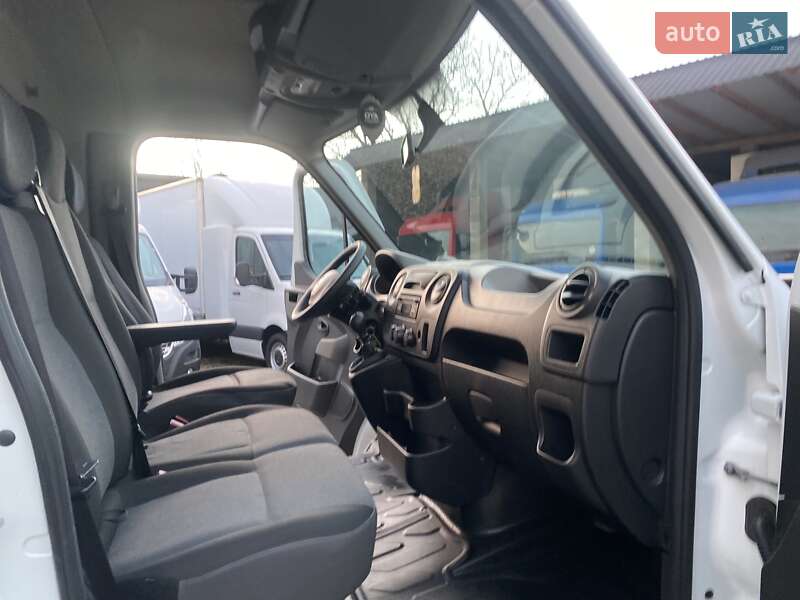 Грузовой фургон Renault Master 2018 в Хусте