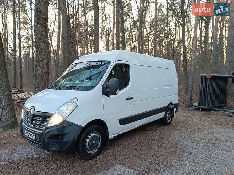 Вантажний фургон Renault Master 2016 в Житомирі