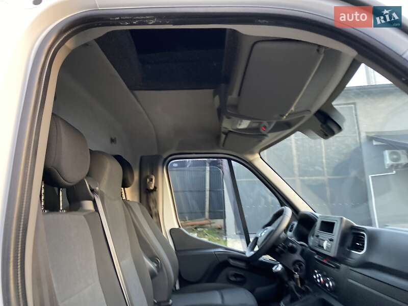 Тентованый Renault Master 2022 в Хусте