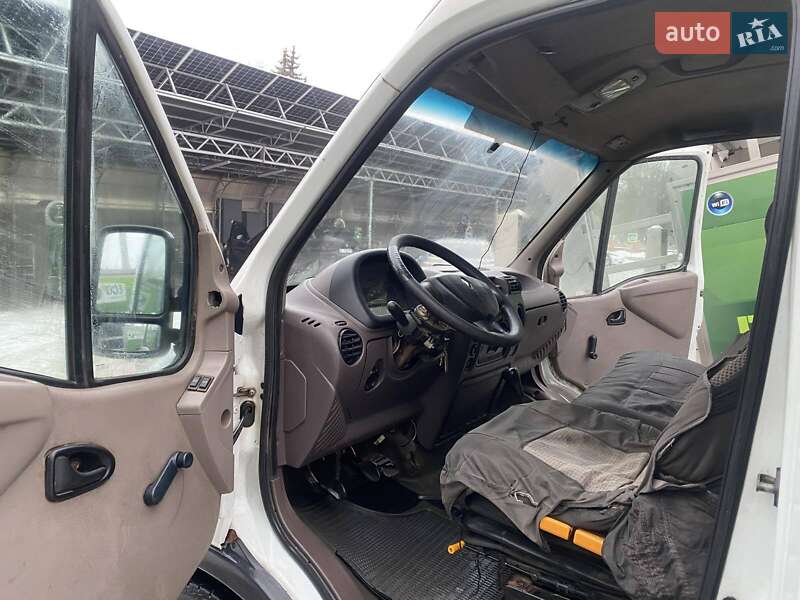 Грузовой фургон Renault Master 2000 в Кропивницком