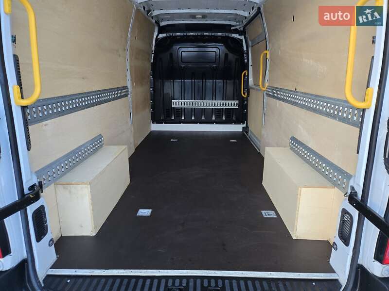 Грузовой фургон Renault Master 2018 в Луцке