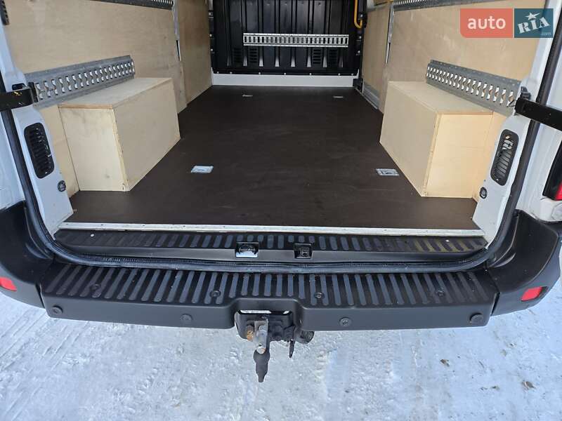 Грузовой фургон Renault Master 2018 в Луцке