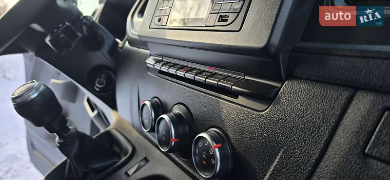 Вантажний фургон Renault Master 2022 в Житомирі