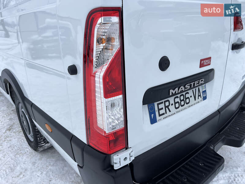 Вантажний фургон Renault Master 2017 в Дубні
