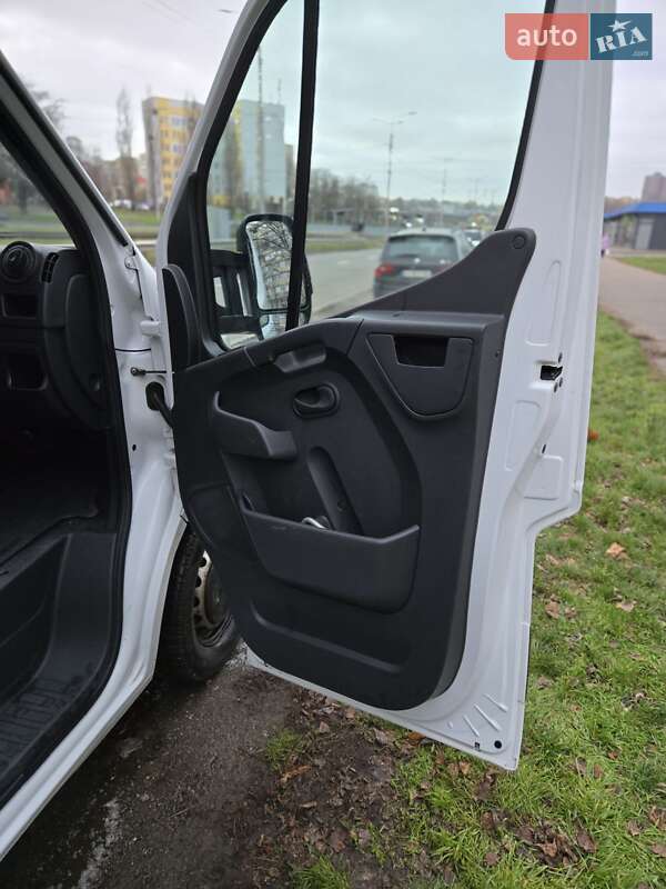 Інші вантажівки Renault Master 2018 в Києві