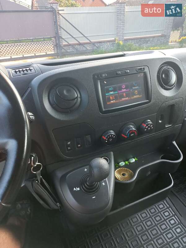 Вантажний фургон Renault Master 2018 в Бердичеві