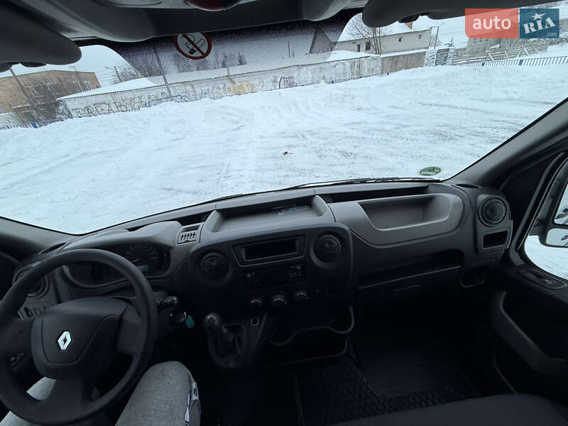 Микроавтобус грузовой (до 3,5т) Renault Master 2017 в Нововолынске
