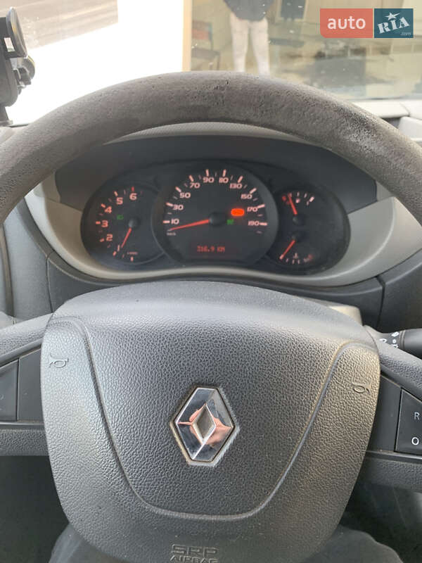 Вантажний фургон Renault Master 2016 в Кременчуці
