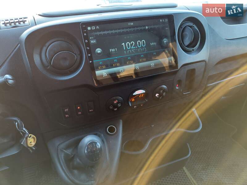 Вантажний фургон Renault Master 2017 в Івано-Франківську