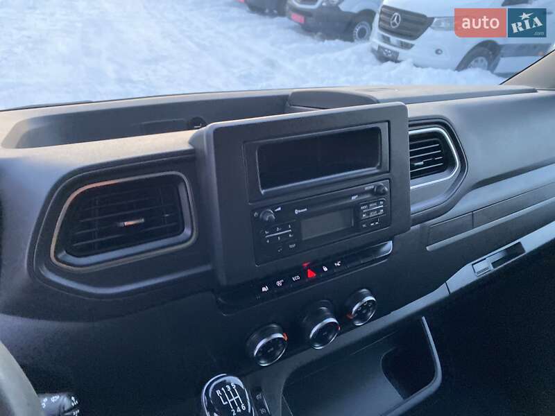 Вантажний фургон Renault Master 2021 в Хусті