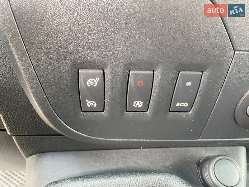 Эвакуатор Renault Master 2015 в Бучаче