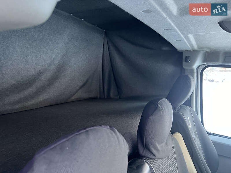 Грузовой фургон Renault Master 2008 в Кременце