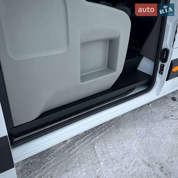 Вантажопасажирський фургон Renault Master 2023 в Києві