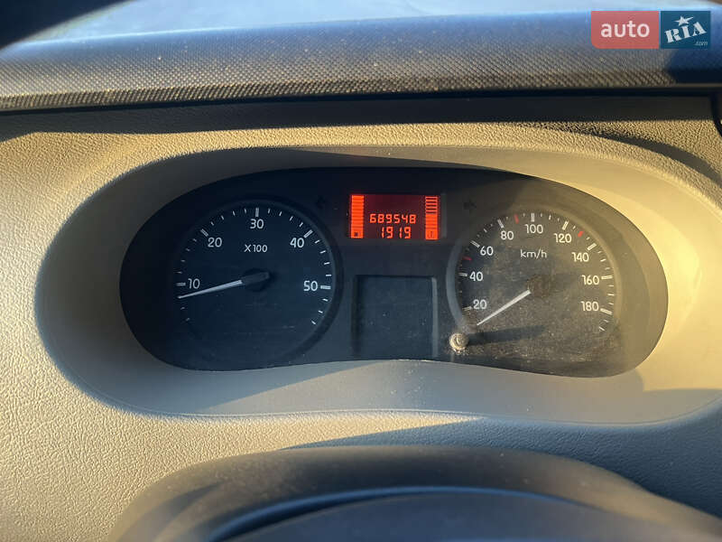Эвакуатор Renault Master 2010 в Львове фото 12 Эвакуатор Renault Master 2010 в Львове