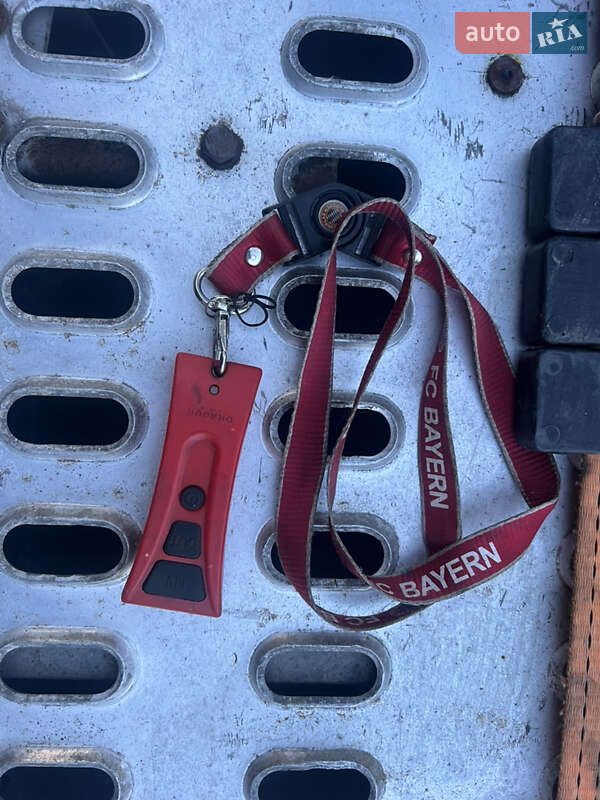 Эвакуатор Renault Master 2010 в Львове фото 45 Эвакуатор Renault Master 2010 в Львове