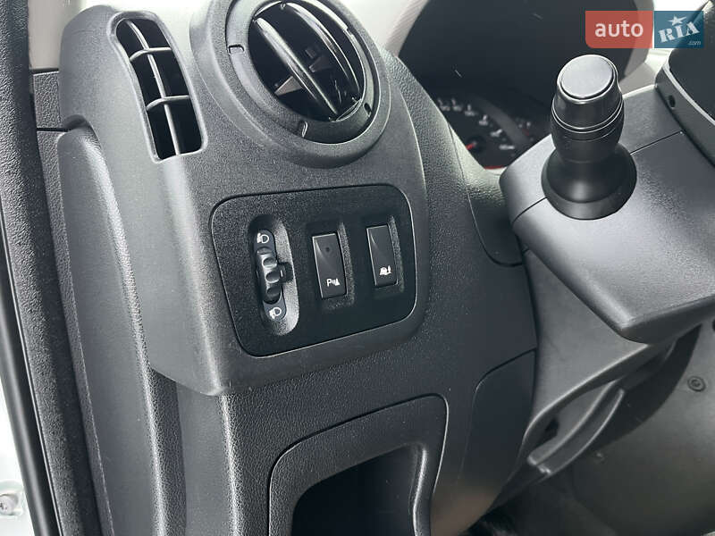 Вантажний фургон Renault Master 2016 в Дубні