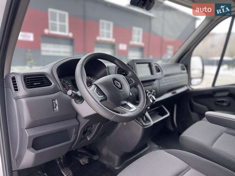 Вантажний фургон Renault Master 2020 в Дубні