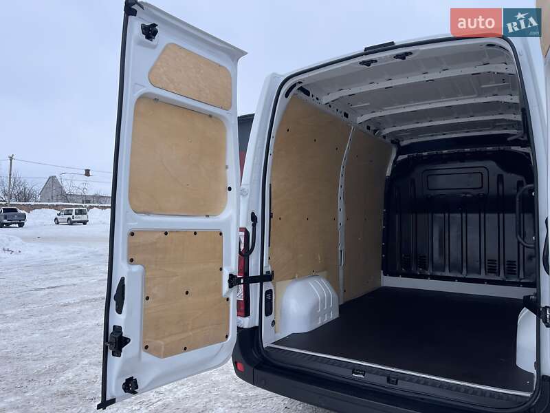Вантажний фургон Renault Master 2020 в Дубні