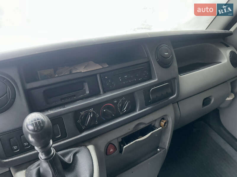 Мікроавтобус вантажний (до 3,5т) Renault Master 2005 в Львові фото 6 Мікроавтобус вантажний (до 3,5т) Renault Master 2005 в Львові