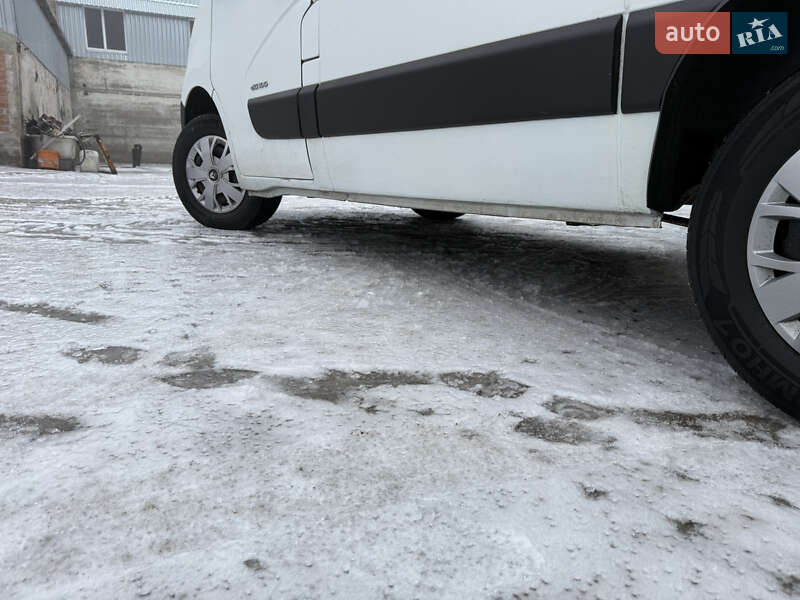 Вантажний фургон Renault Master 2012 в Кропивницькому