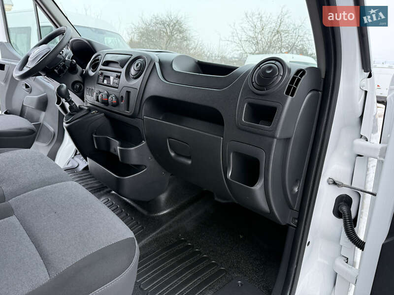 Вантажний фургон Renault Master 2018 в Дубні