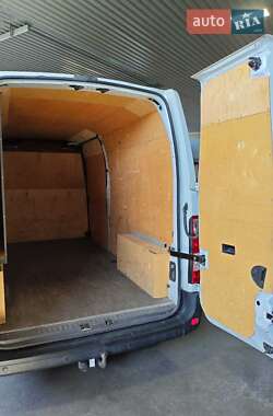 Вантажний фургон Renault Master 2016 в Олександрівці