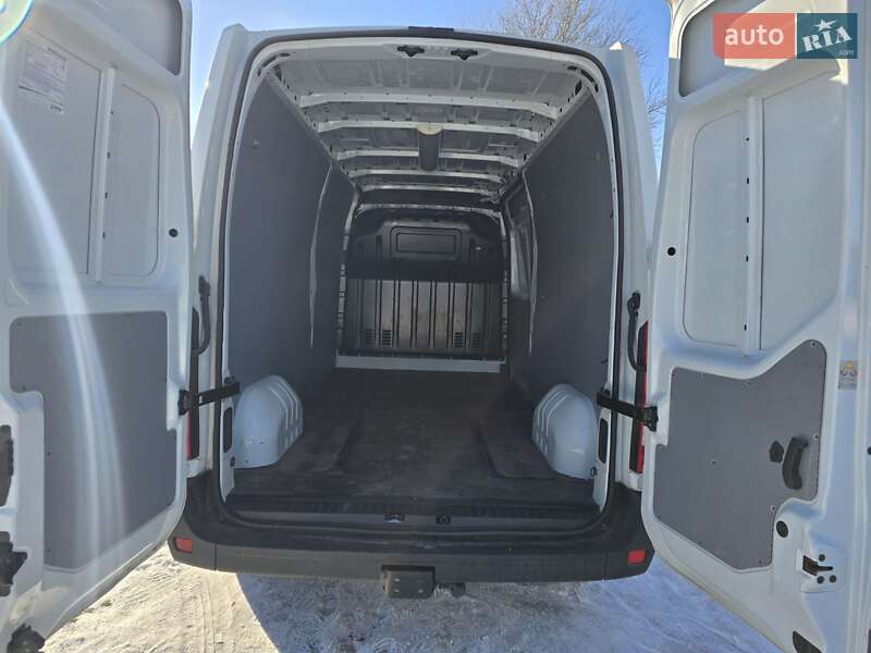 Вантажний фургон Renault Master 2017 в Луцьку