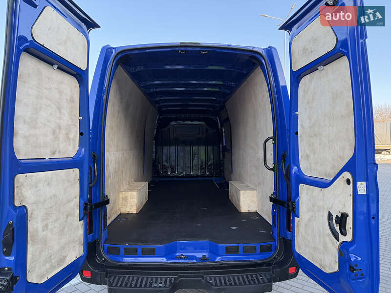 Грузовой фургон Renault Master 2022 в Дубно