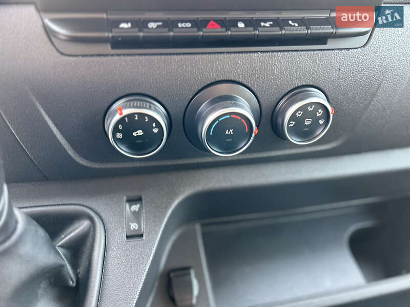 Вантажний фургон Renault Master 2021 в Хусті