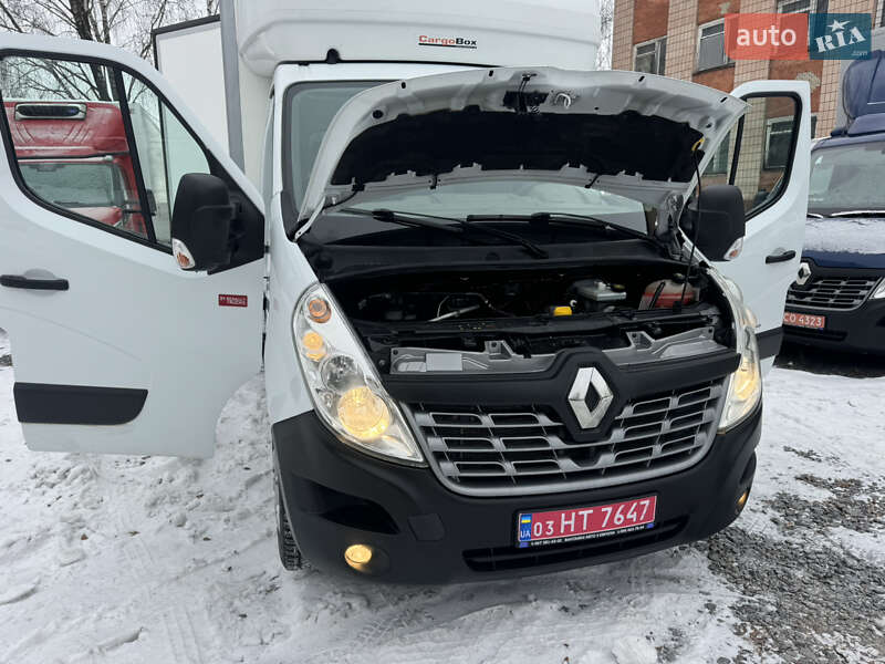 Вантажний фургон Renault Master 2017 в Рівному