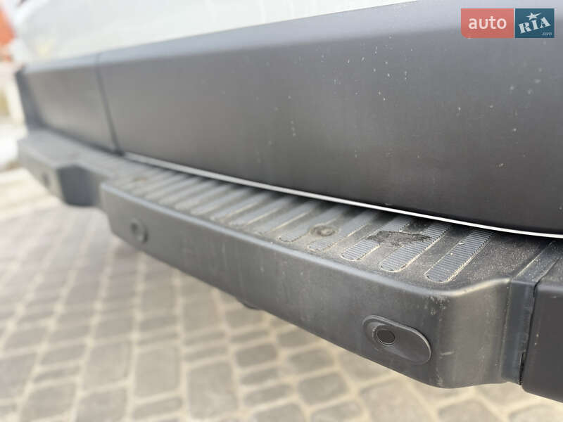 Вантажний фургон Renault Master 2020 в Дніпрі