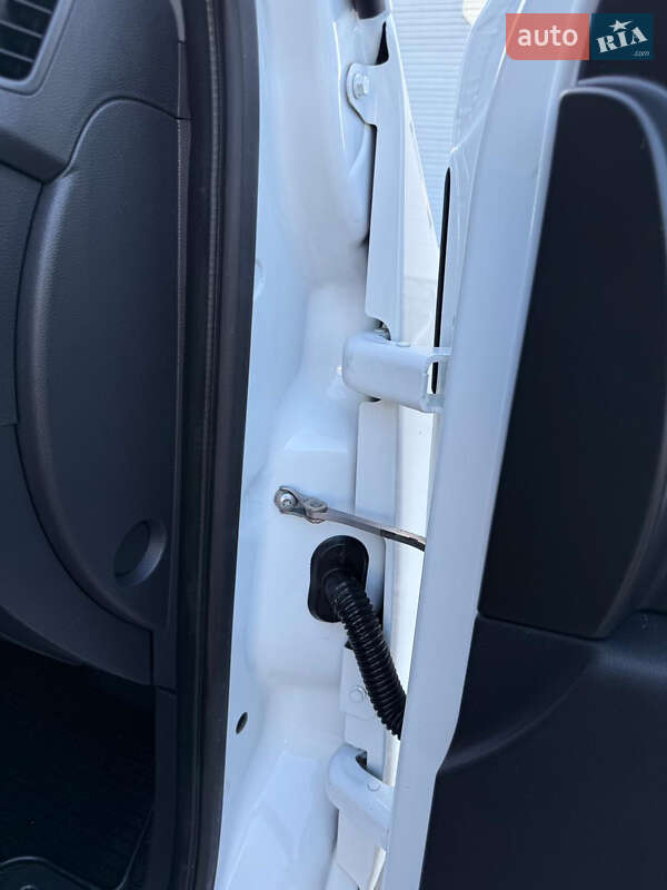 Вантажний фургон Renault Master 2020 в Дніпрі