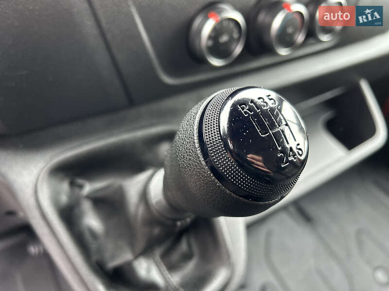 Грузовой фургон Renault Master 2024 в Хусте